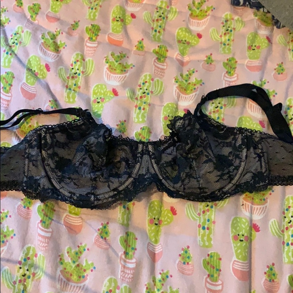 Victoria’s Secret Lace Bra (black)
